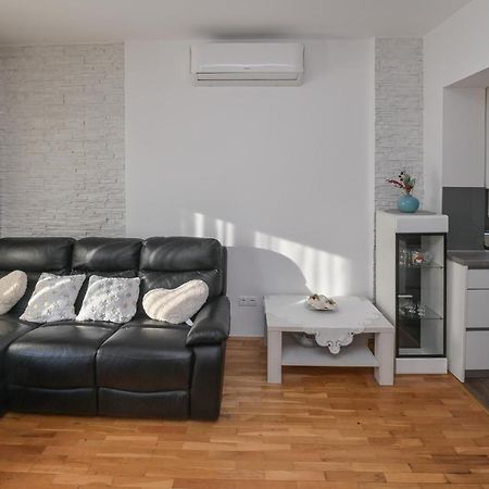Apartment Center Ana โนวาลยา ภายนอก รูปภาพ