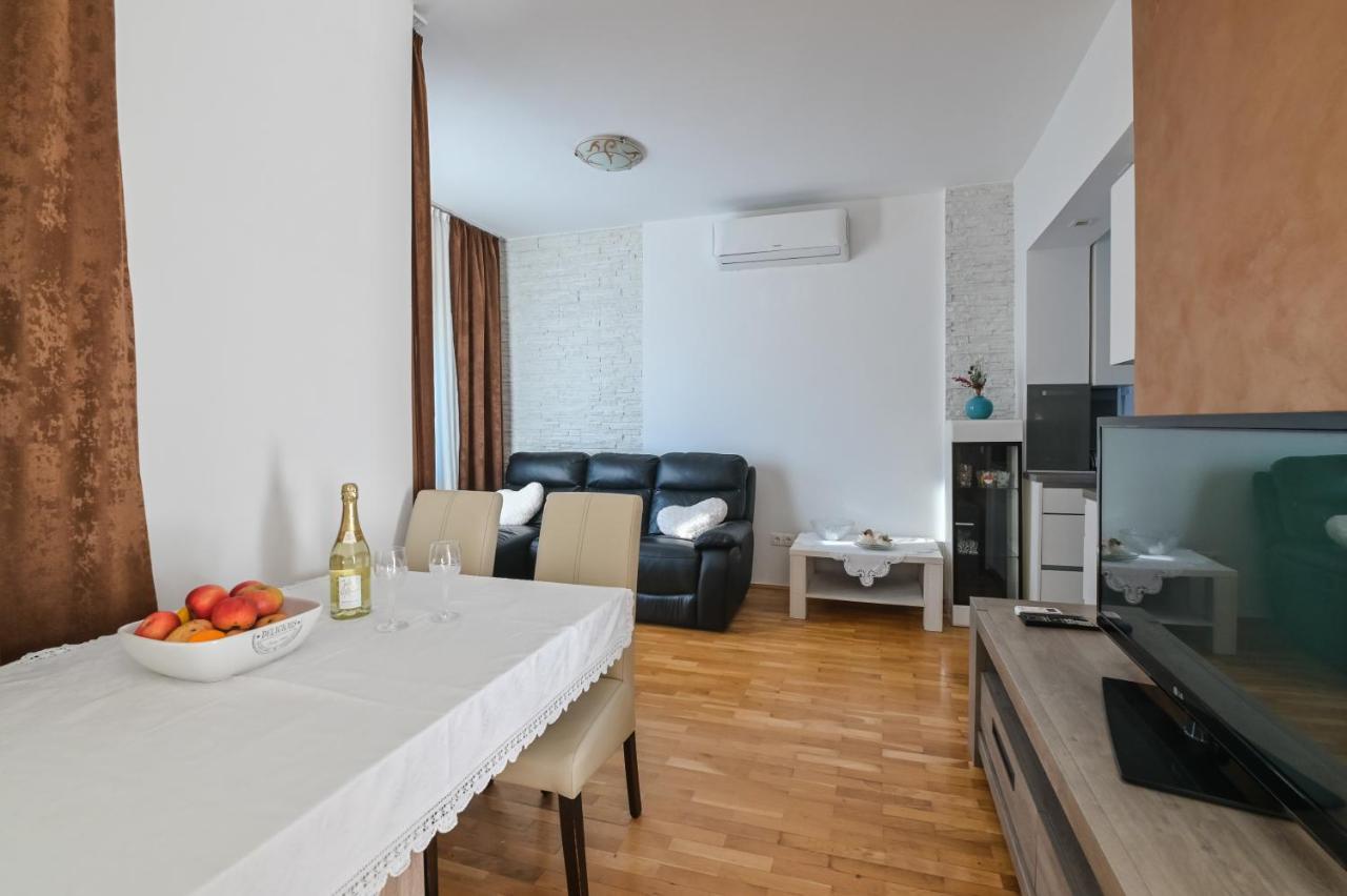 Apartment Center Ana โนวาลยา ภายนอก รูปภาพ